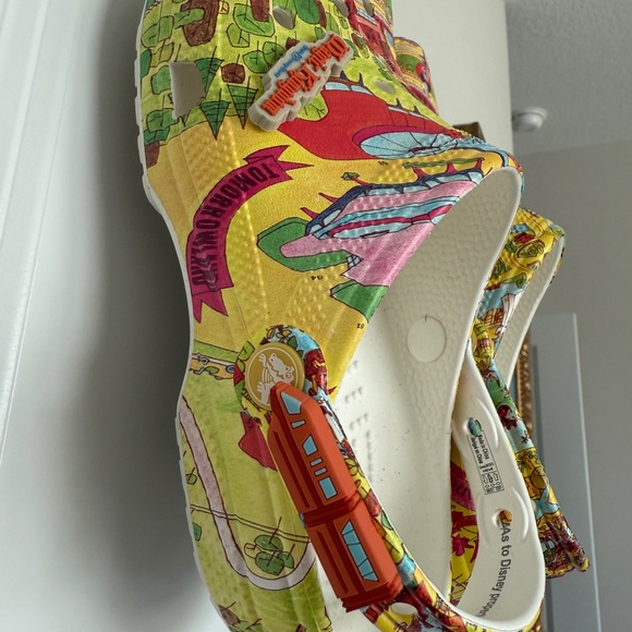 Brand New WDW 50th Anniversary Crocs W8/M6 HTF - Picture 5 of 9